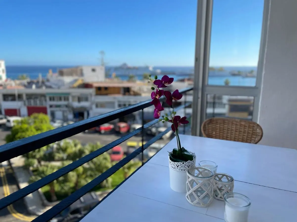 Beachfront Apartment With Ocean Views Los Cristianos   Los Cristianos (Tenerife)
