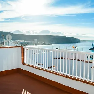 Гостевой дом Banana Surf House, Лос Кристианос